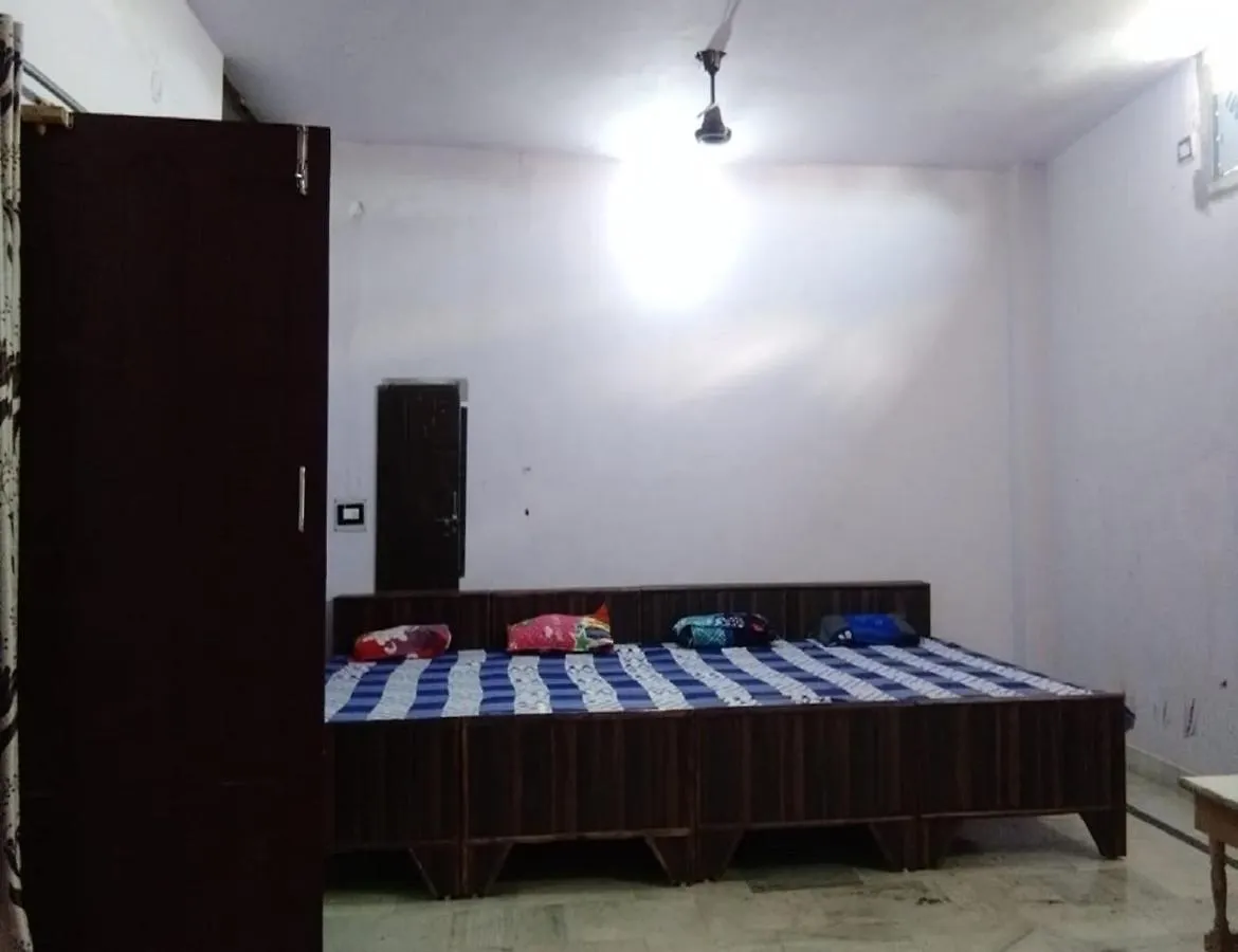 Ishwari Guest House, Varanasi 0*,