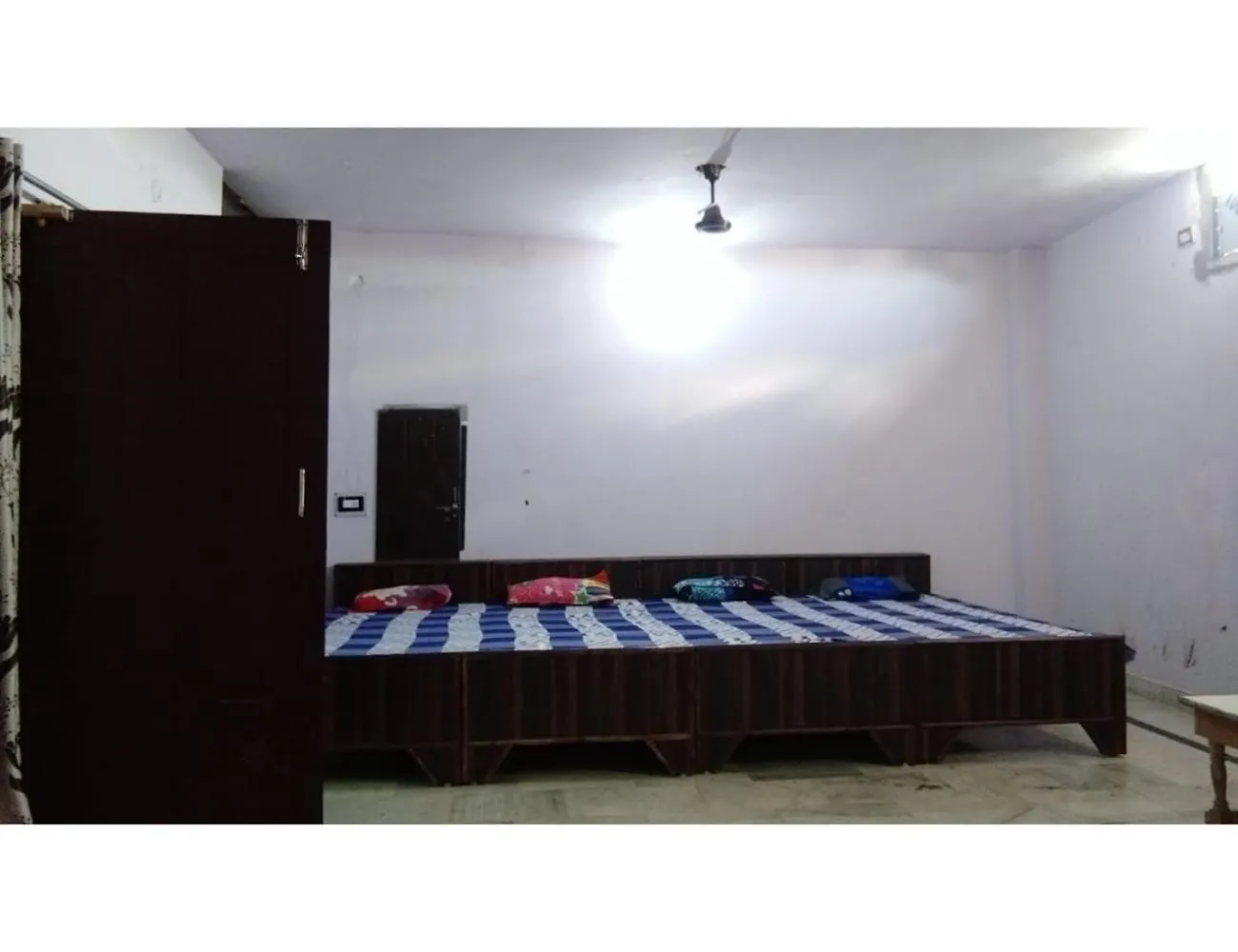 Ishwari Guest House, Varanasi India